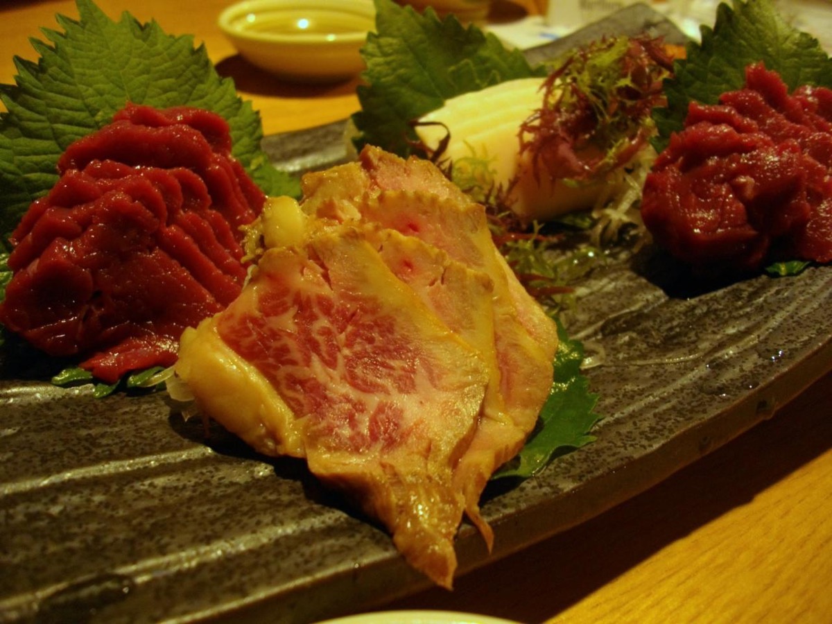 熊本代表料理馬肉刺身拼盤